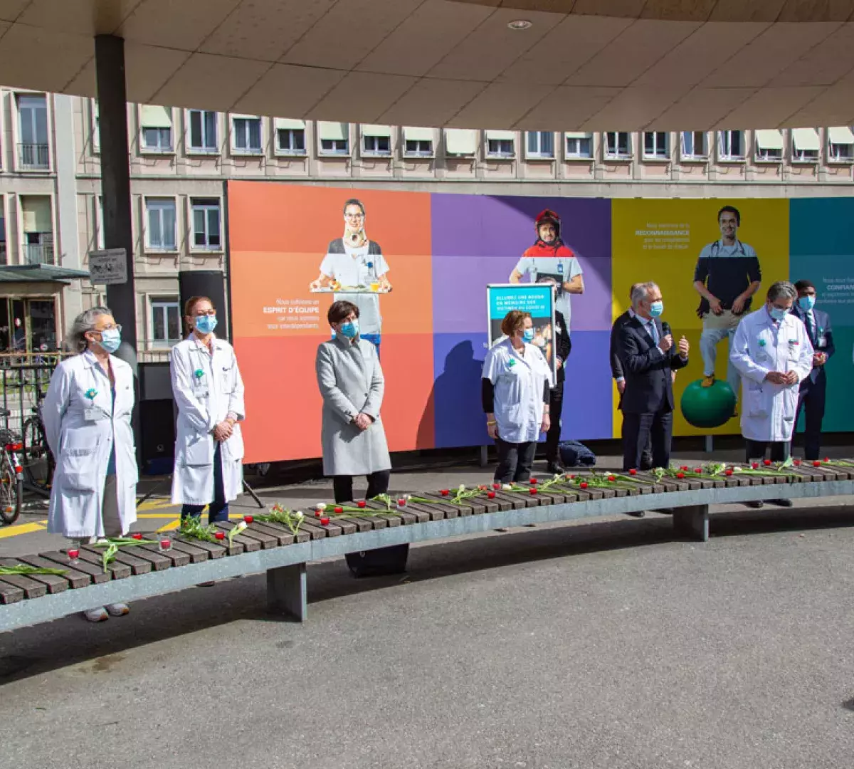 Minute de silence pour les victimes - Timeline Covid