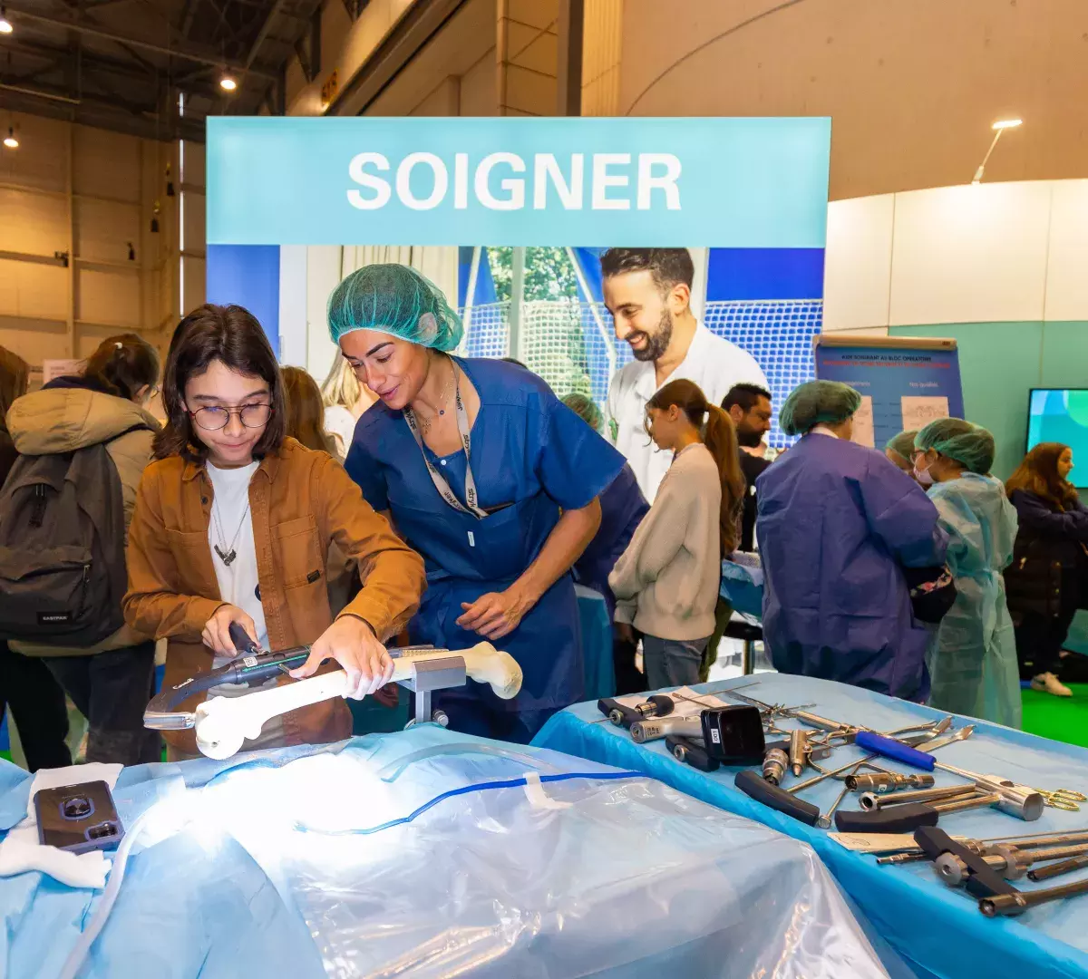 Stand HUG Cité des métiers 2022